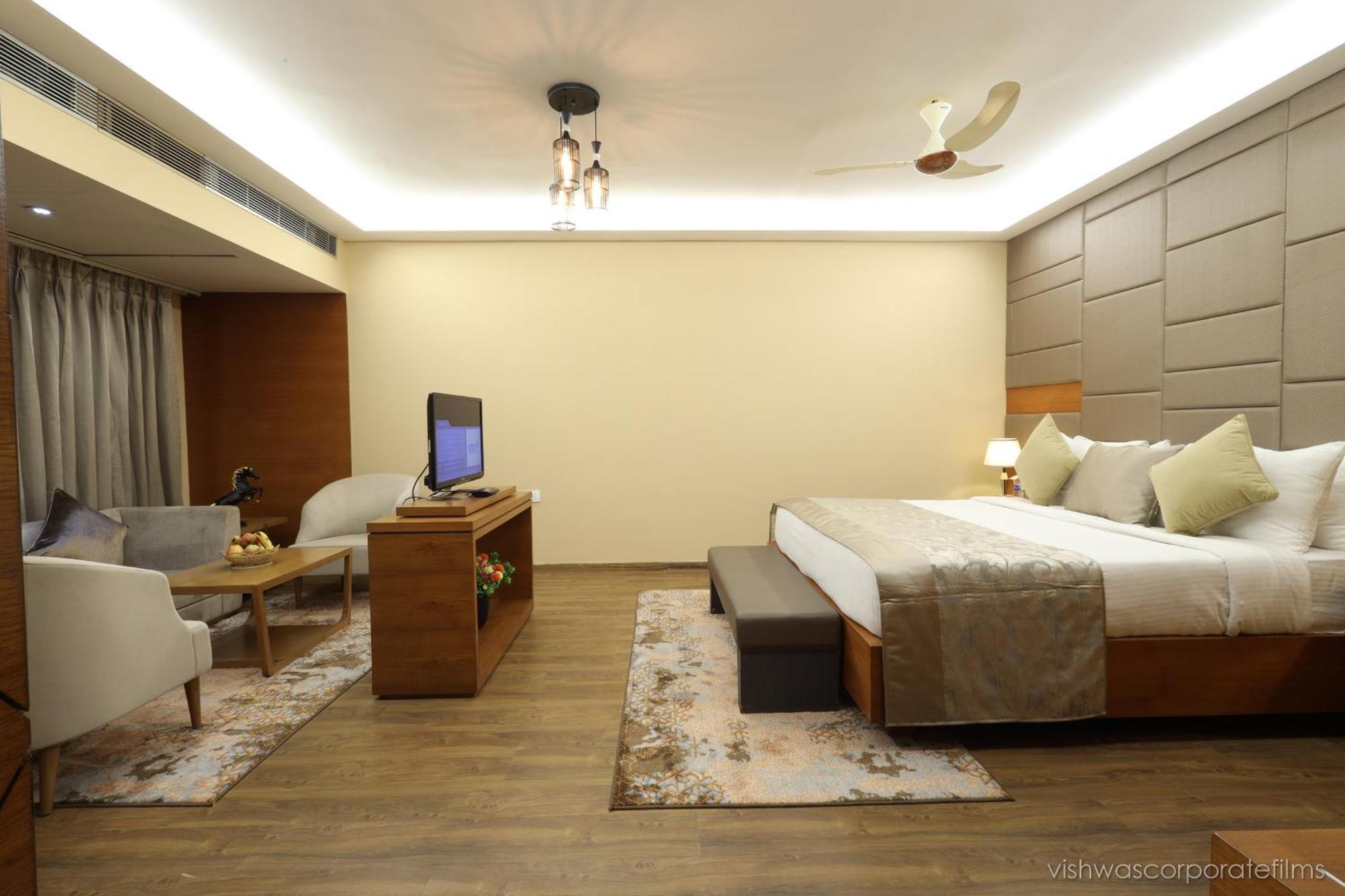 Rang Lords Inn Bharuch Exterior photo
