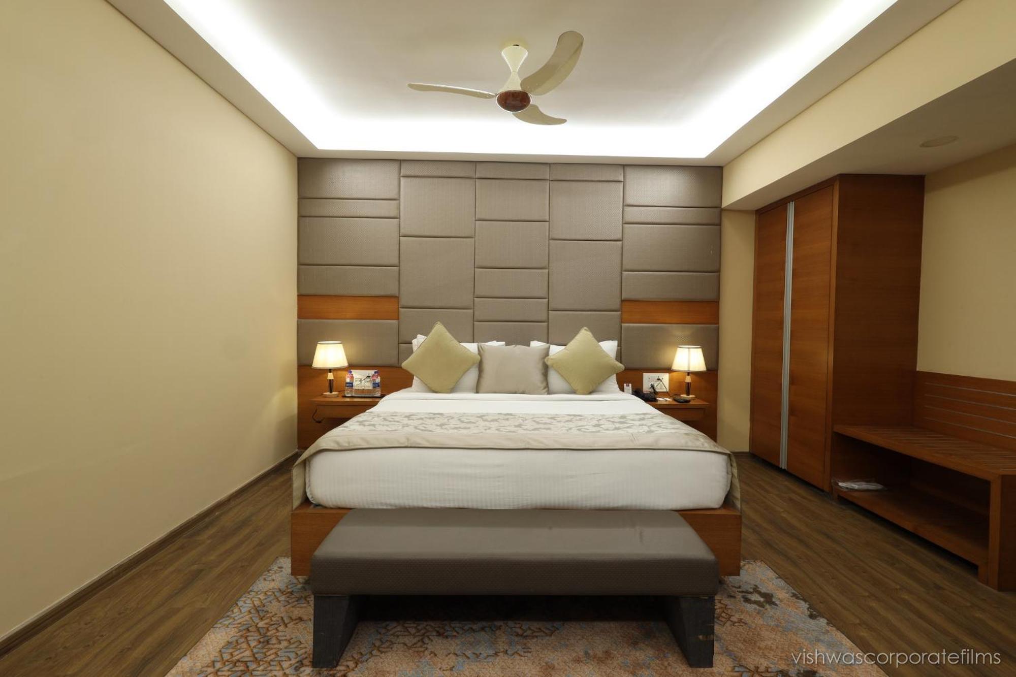 Rang Lords Inn Bharuch Exterior photo