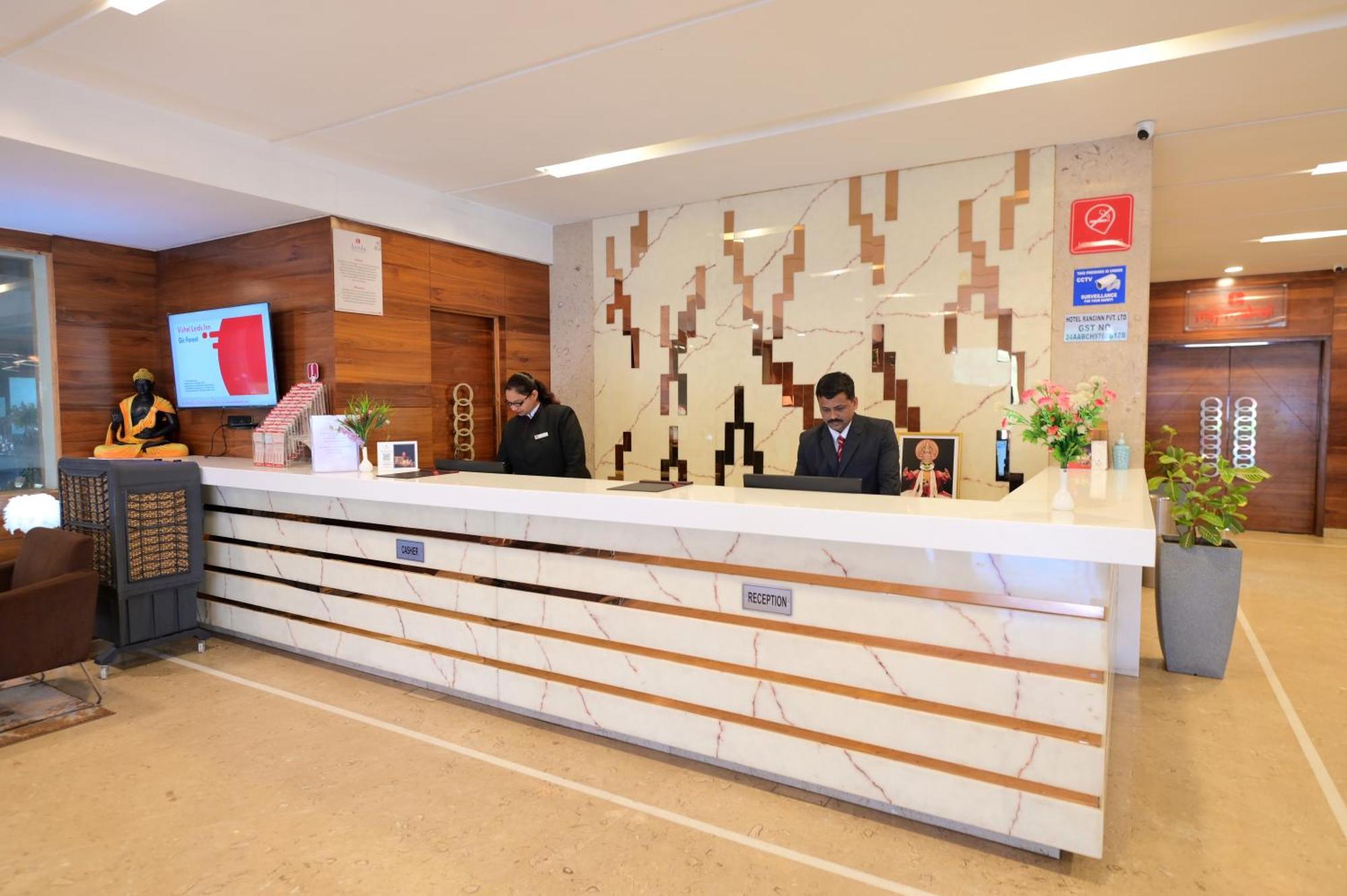 Rang Lords Inn Bharuch Exterior photo